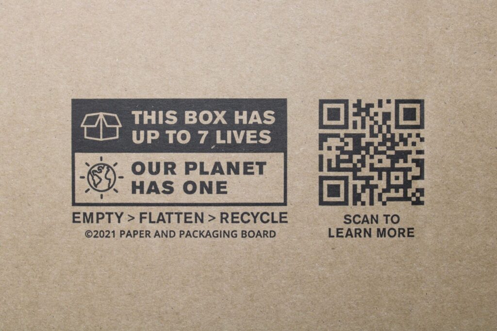 Corrugated box produced by Green Bay Packaging with a Box to Nature label stating that corrugated boxes can be recycled up to 7 times.
